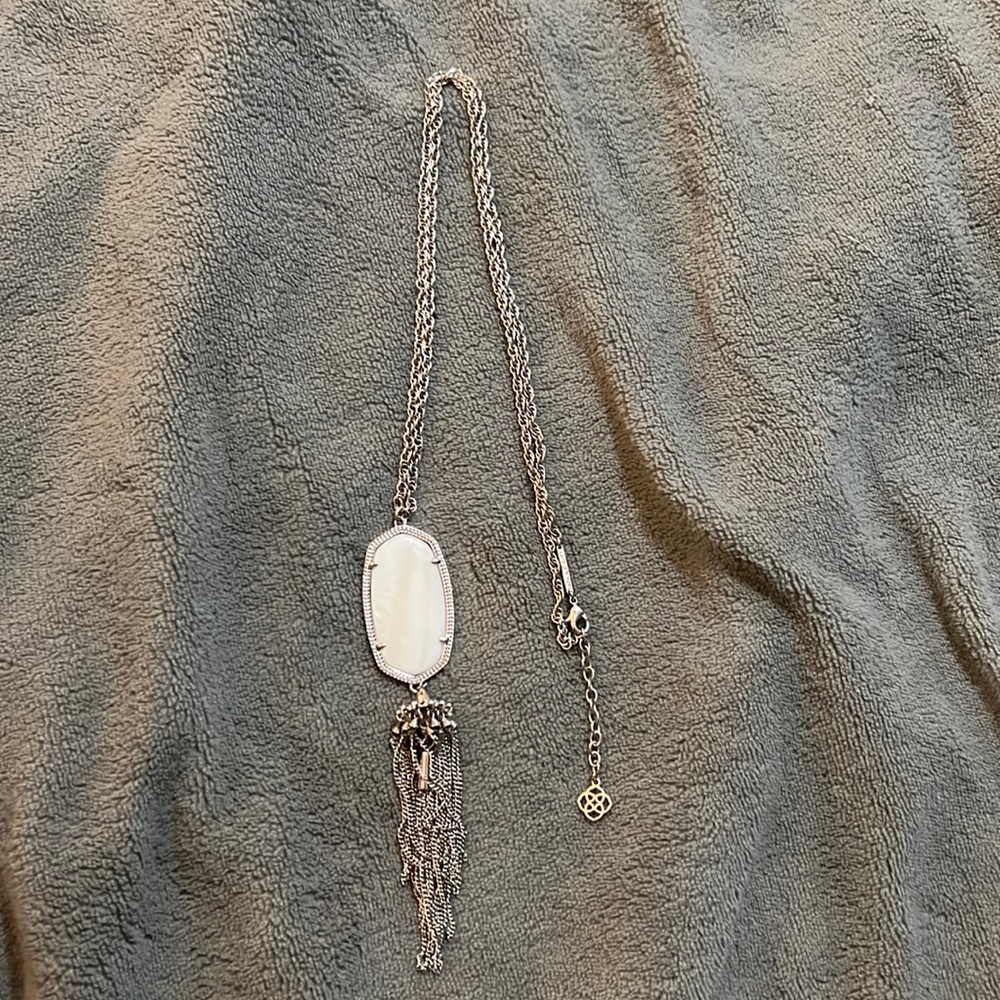 Kendra Scott “Rayne” Pearl